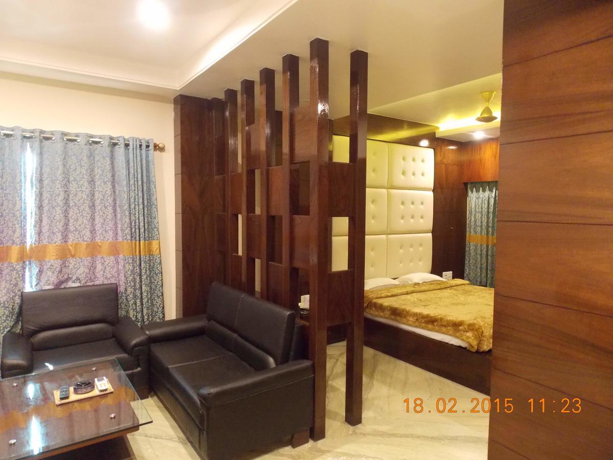 Hotel Welcome Palace Αγκαρτάλα Δωμάτιο φωτογραφία
